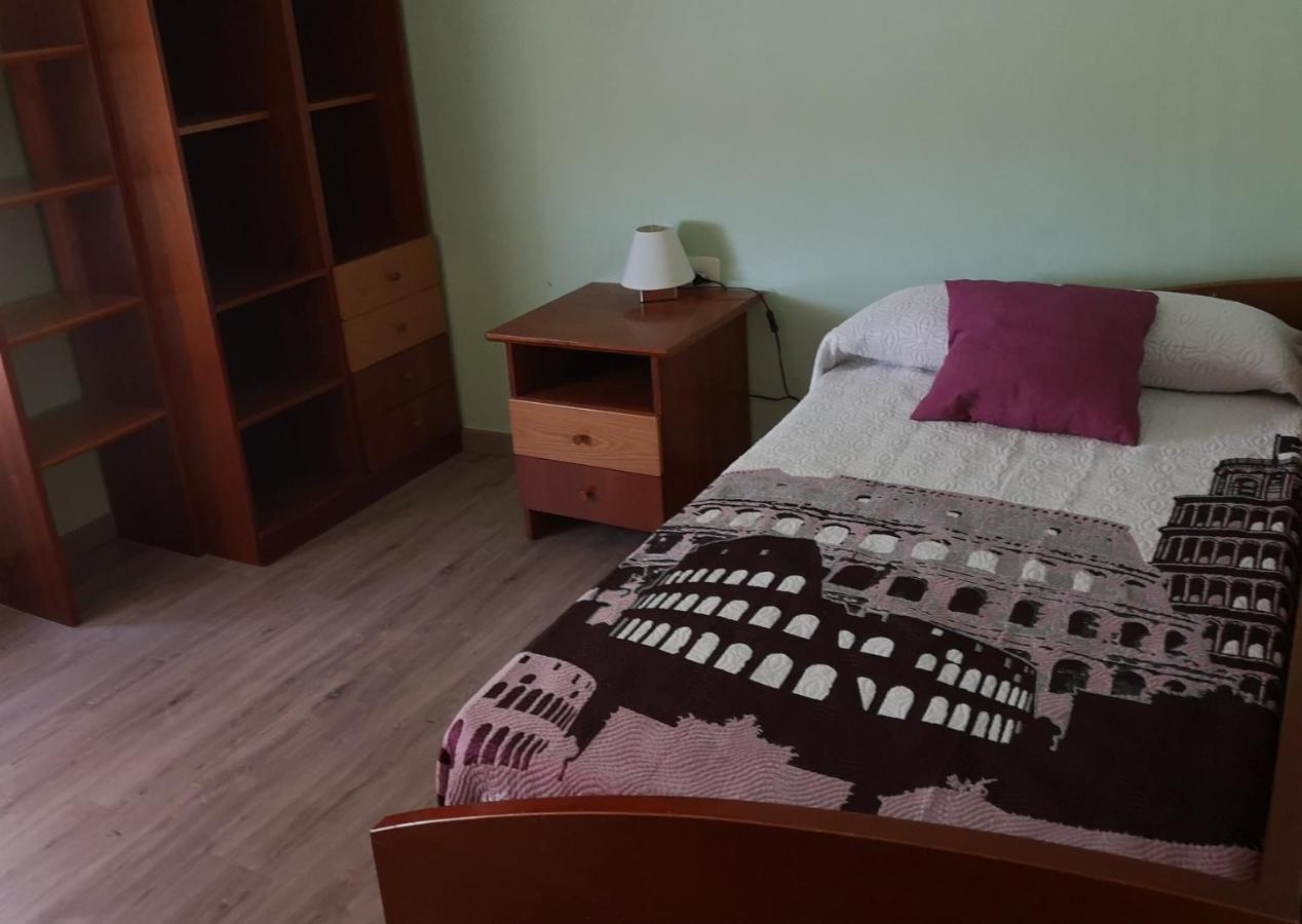 Piso Auditorio Ourense Apartment Luaran gambar