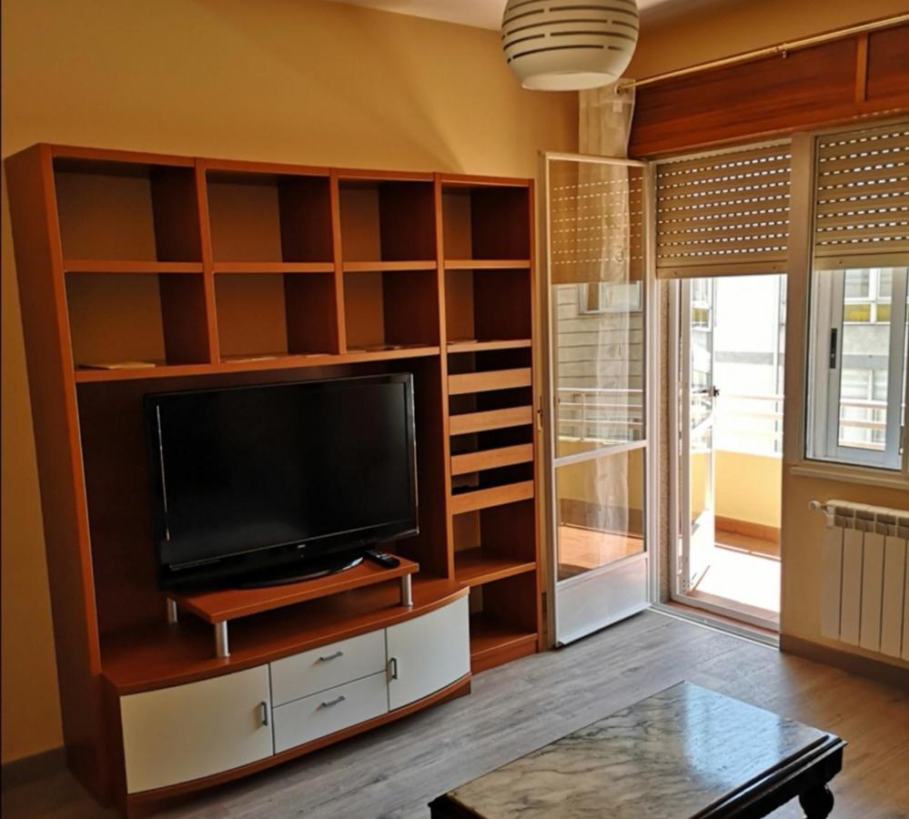 Piso Auditorio Ourense Apartment Luaran gambar
